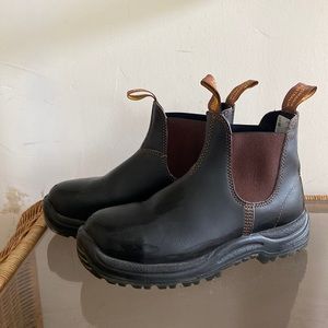 blundstone chelsea work series